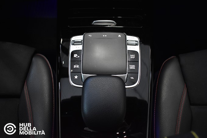 MERCEDES-BENZ A 200 d Automatic Premium